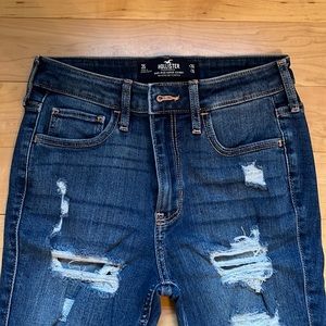 NWOT Hollister High-Rise Super Skinny Ripped Medium Wash Jeans